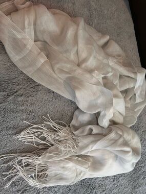 Light Cream Gauzy Fringe Scarf